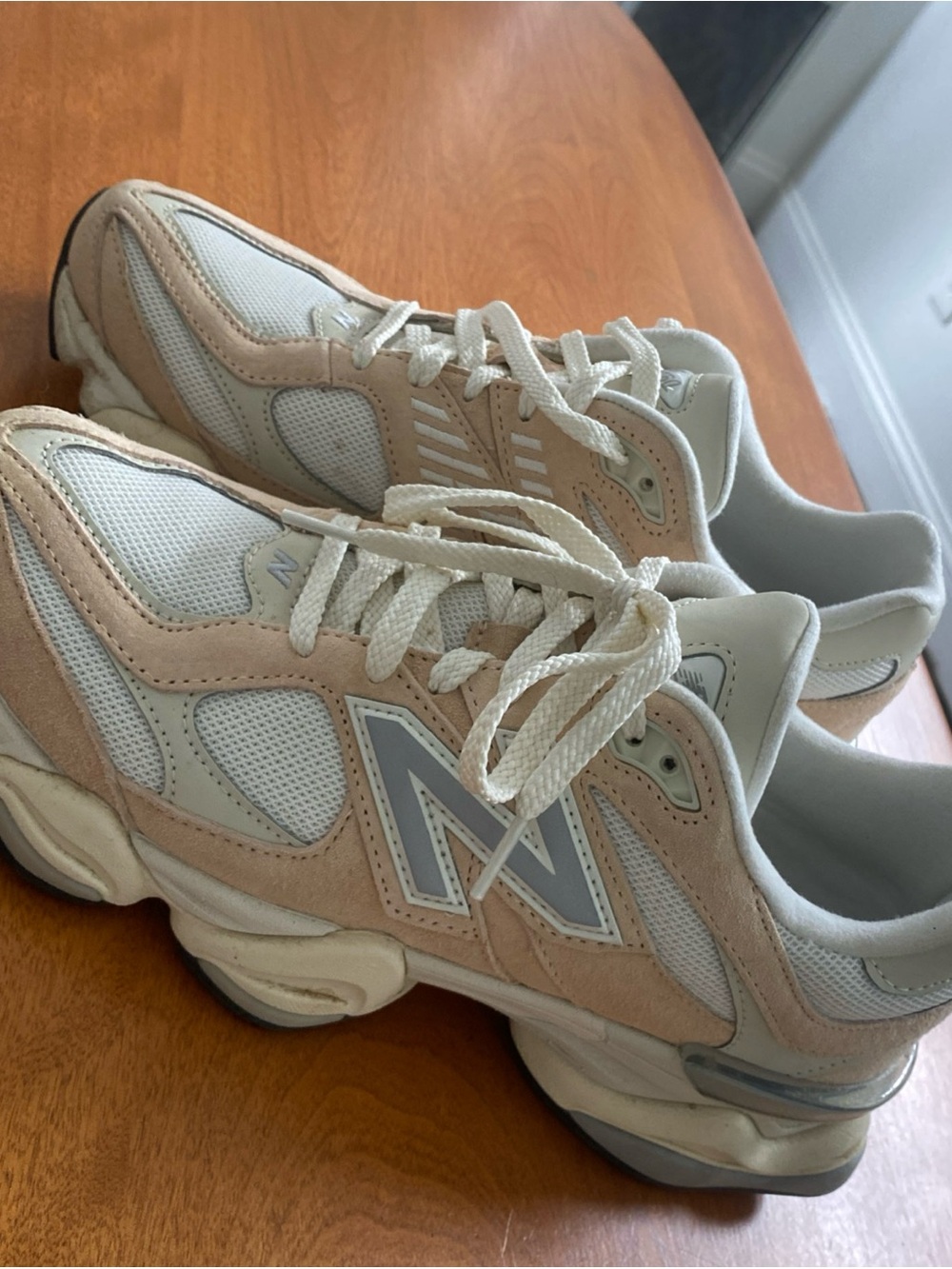 New Balance 9060 sneakers M sz 9, W sz 10.5
